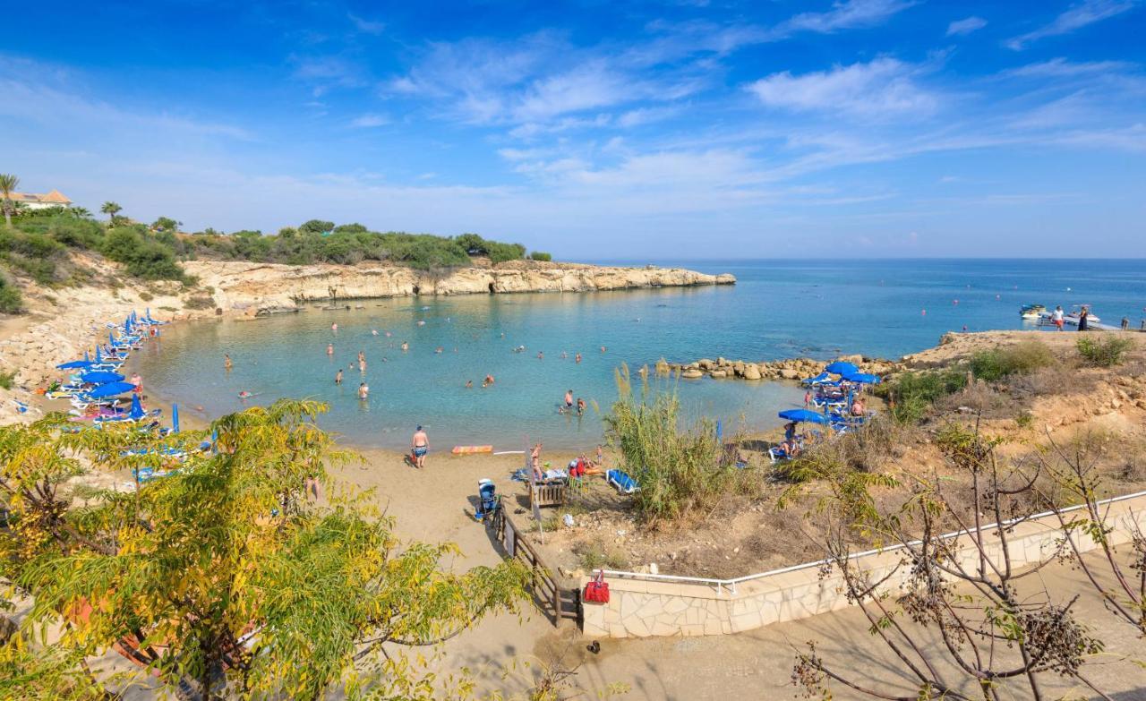 Blue Water Bay Villas Paralimni Exterior foto