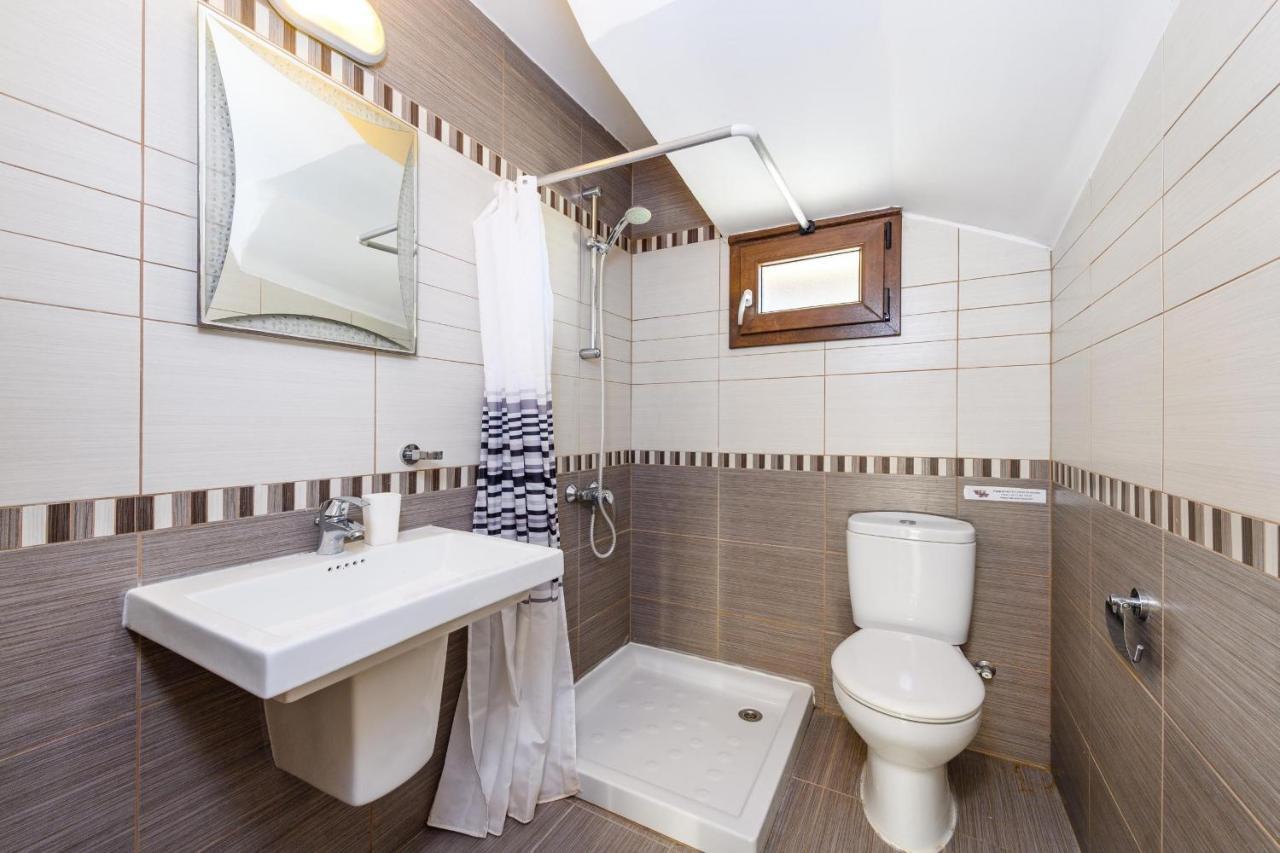 Blue Water Bay Villas Paralimni Exterior foto